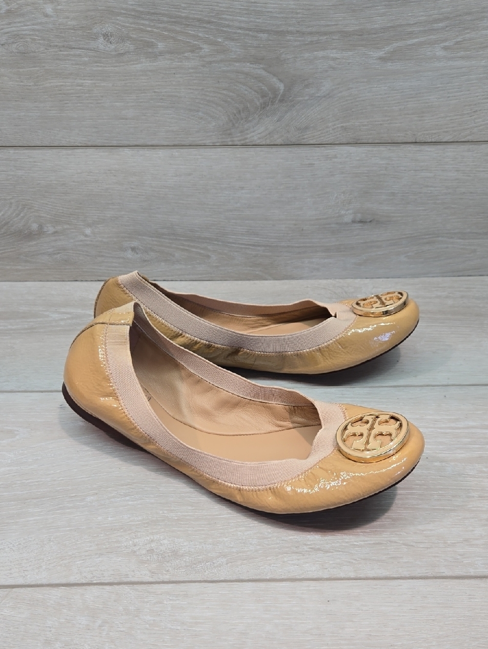 Tory Burch Nude Gold Logo Patent Leather  Ballet Flats Shoes Sz 9M